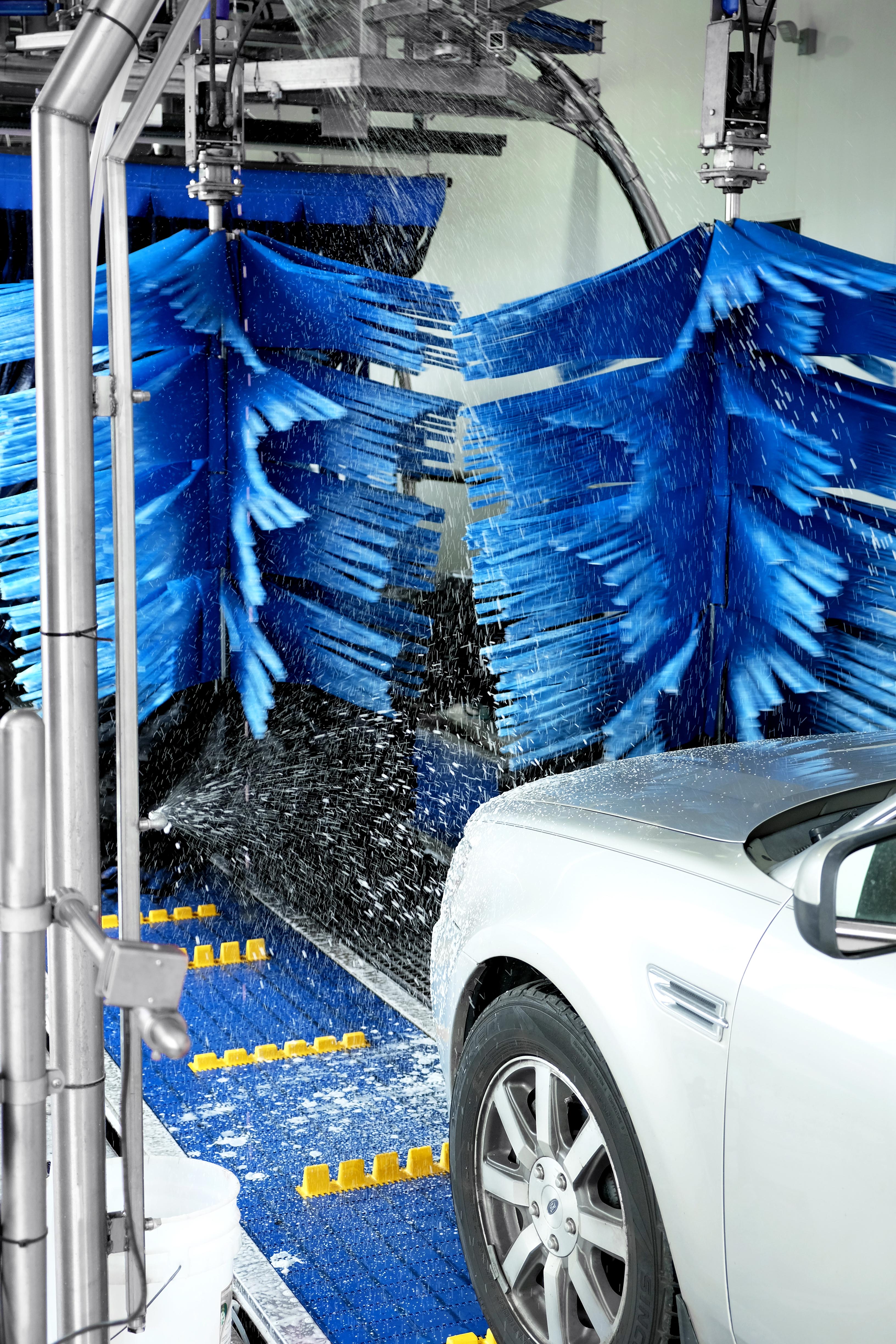 ConveyorPortrait Tom's Car Wash